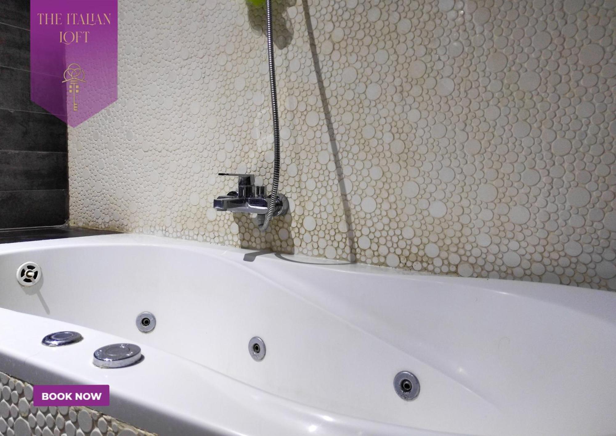 The Italian Loft With Jacuzzi By The Lakeside Tunis